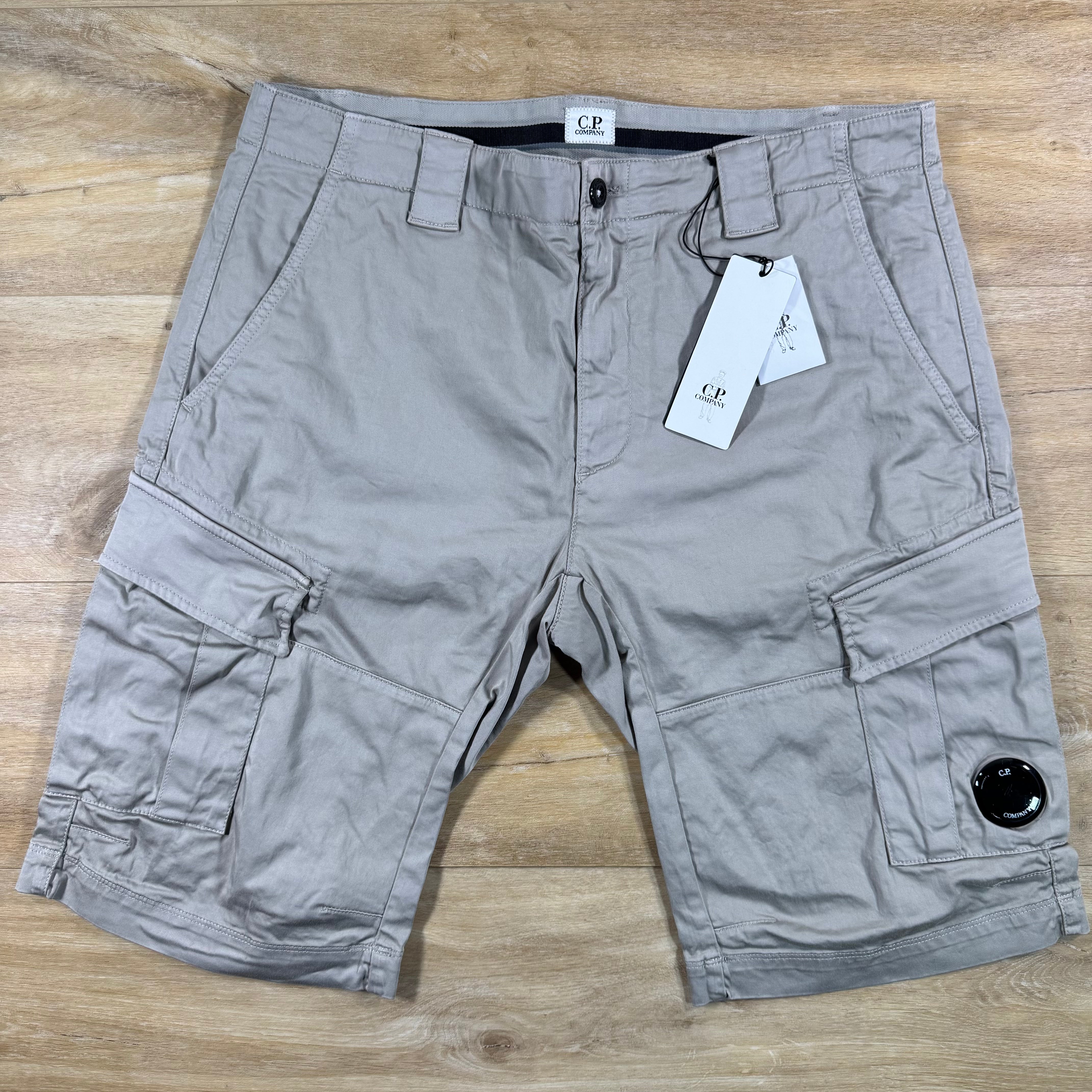 C.P. Company Stretch Sateen Cargo Lens Shorts in Dove