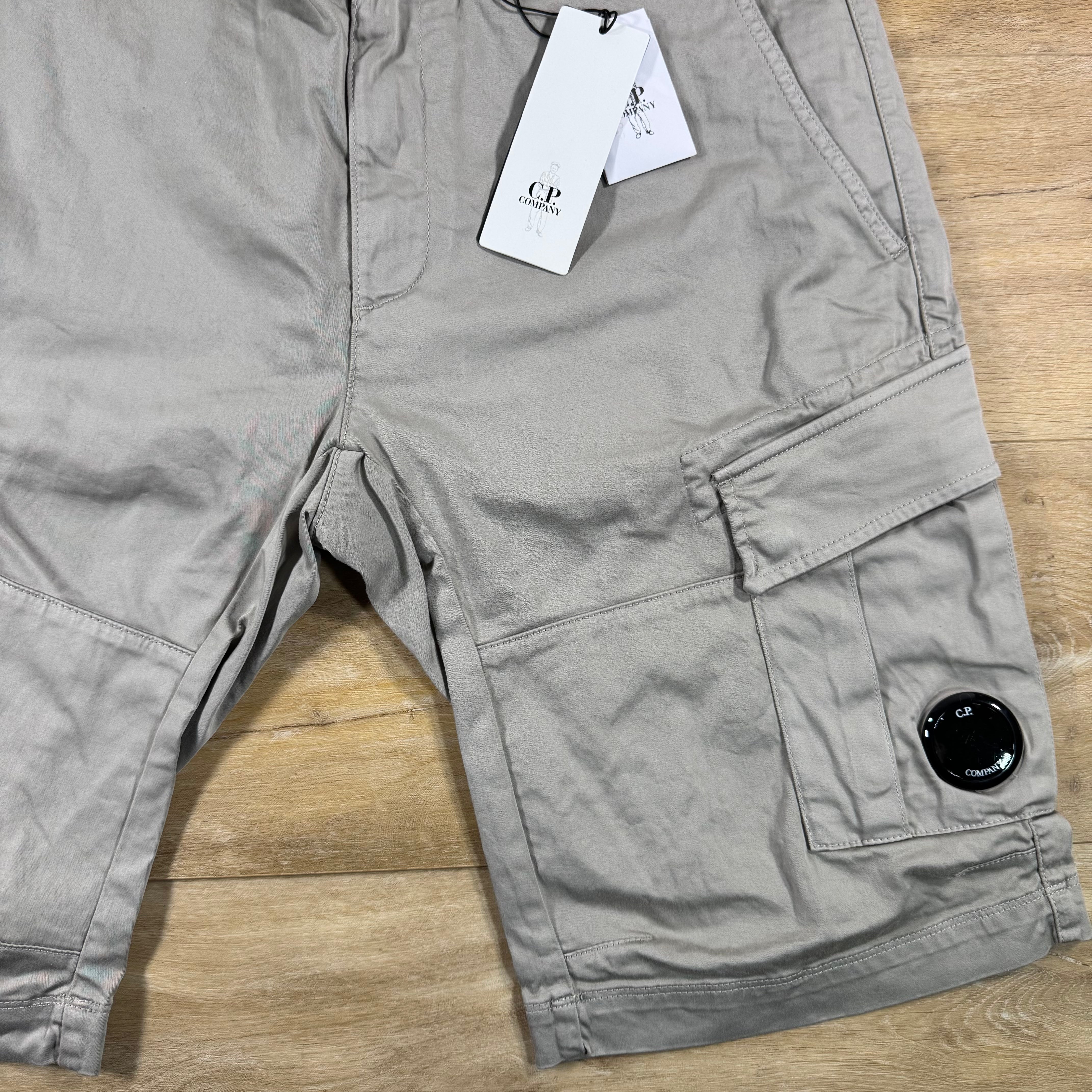 C.P. Company Stretch Sateen Cargo Lens Shorts in Dove