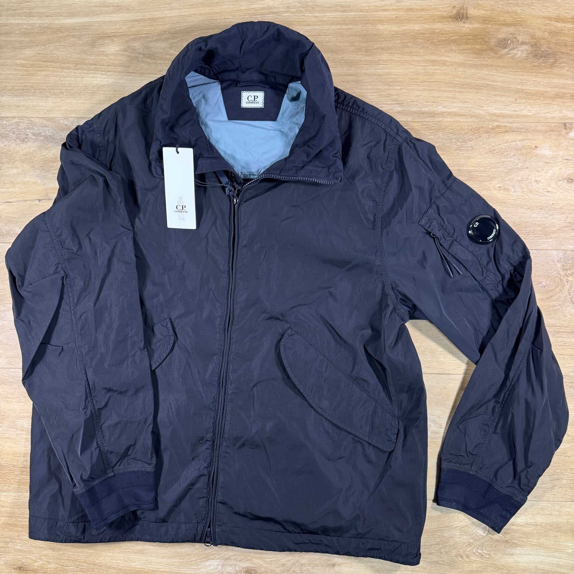 C.P. COMPANY CHROME-R ネイビー C.P. Company Chrome-R Lens Jacket in Navy – Label Menswear