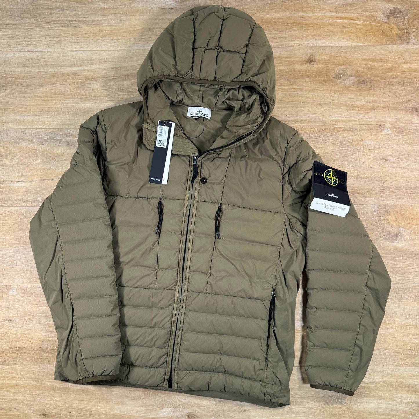 Stone Island Seamless Tunnel Nylon Down-TC Hooded Jacket in Military Green