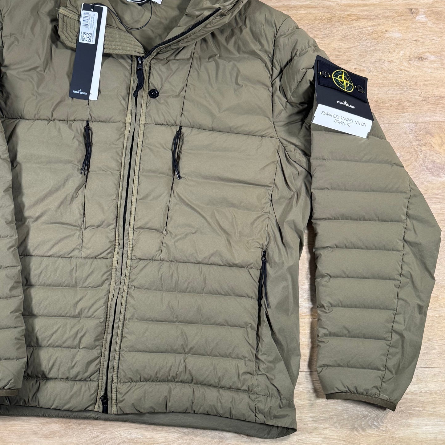 Stone Island Seamless Tunnel Nylon Down-TC Hooded Jacket in Military Green