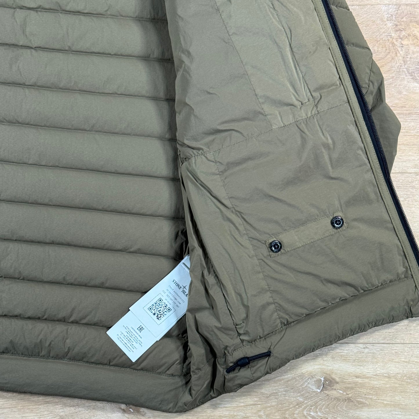 Stone Island Seamless Tunnel Nylon Down-TC Hooded Jacket in Military Green