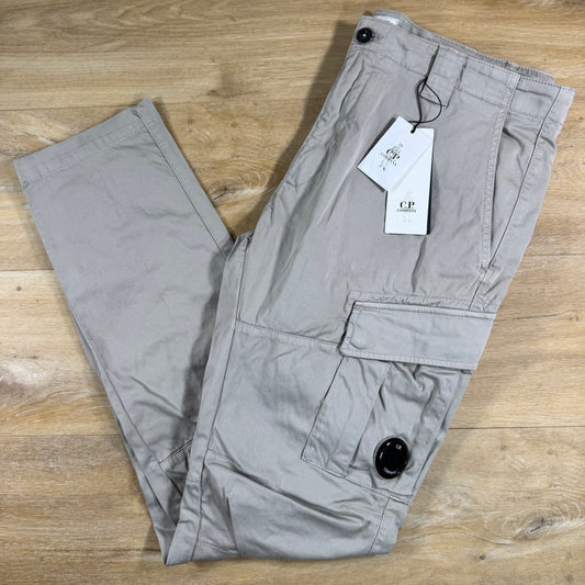 Stone Island Stretch Sateen Ergonomic Lens Cargo Pants in Dove