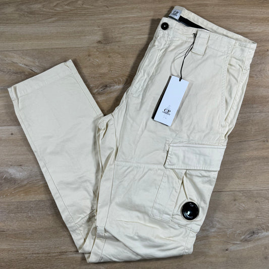 Stone Island Stretch Sateen Ergonomic Lens Cargo Pants in Frozen Due