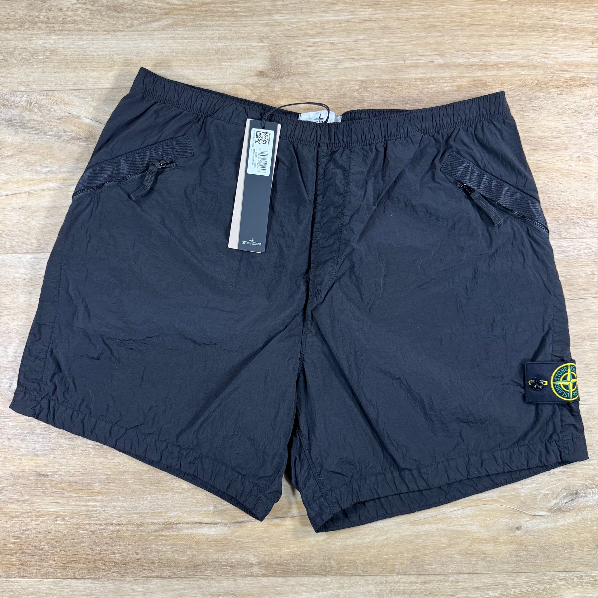 Stone  Nylon l Shorts ナイロンメタル Stone Island Nylon Metal Shorts in Black – Label Menswear