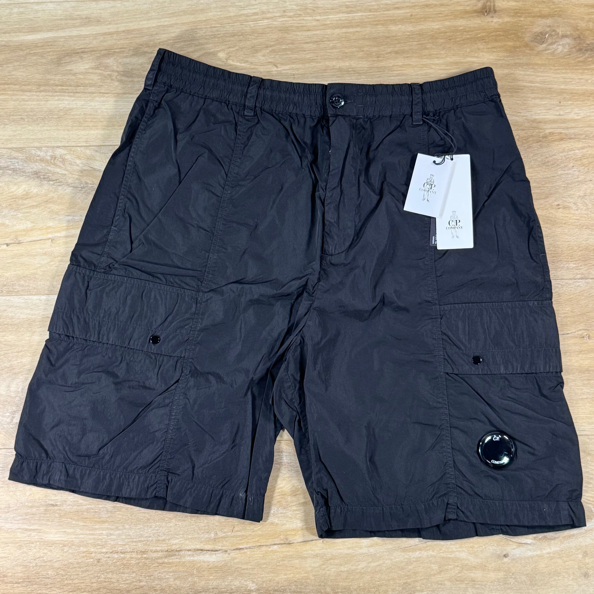 C.P. Company Chrome-R Lens Boxy Cargo Shorts in Black – Label Menswear