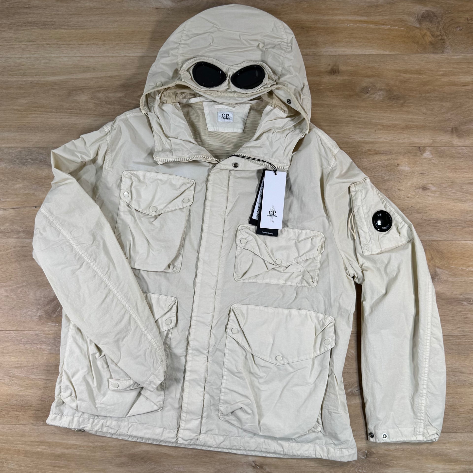 C.P. Company Flatt Nylon Goggle Lens Jacket in Frozen Dew – Label