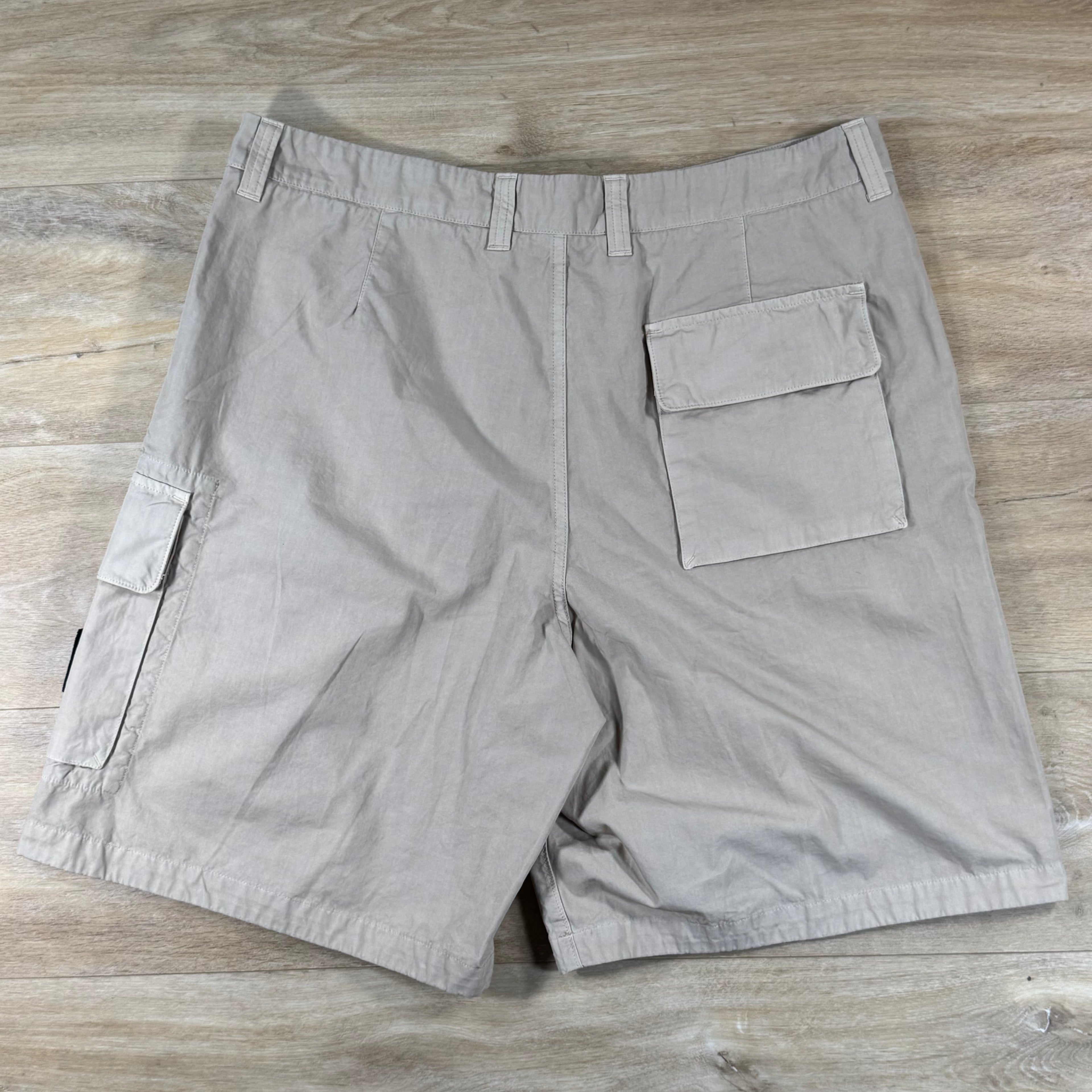 Stone Island Canvas Weave Wide-Leg Loose Fit Cargo Shorts in Desert