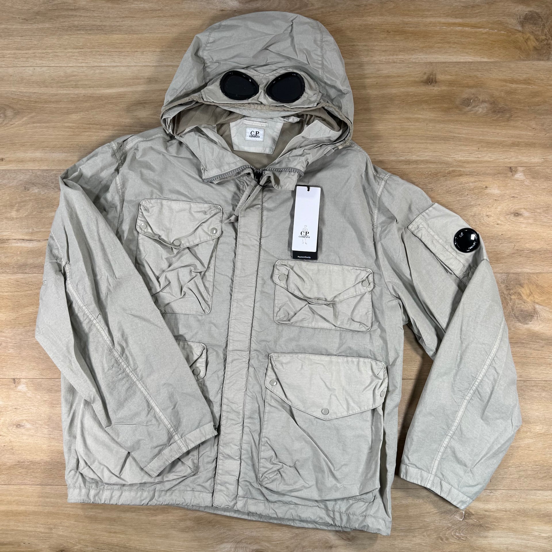 C.P. Company Flatt Nylon Goggle Lens Jacket in Dove – Label Menswear