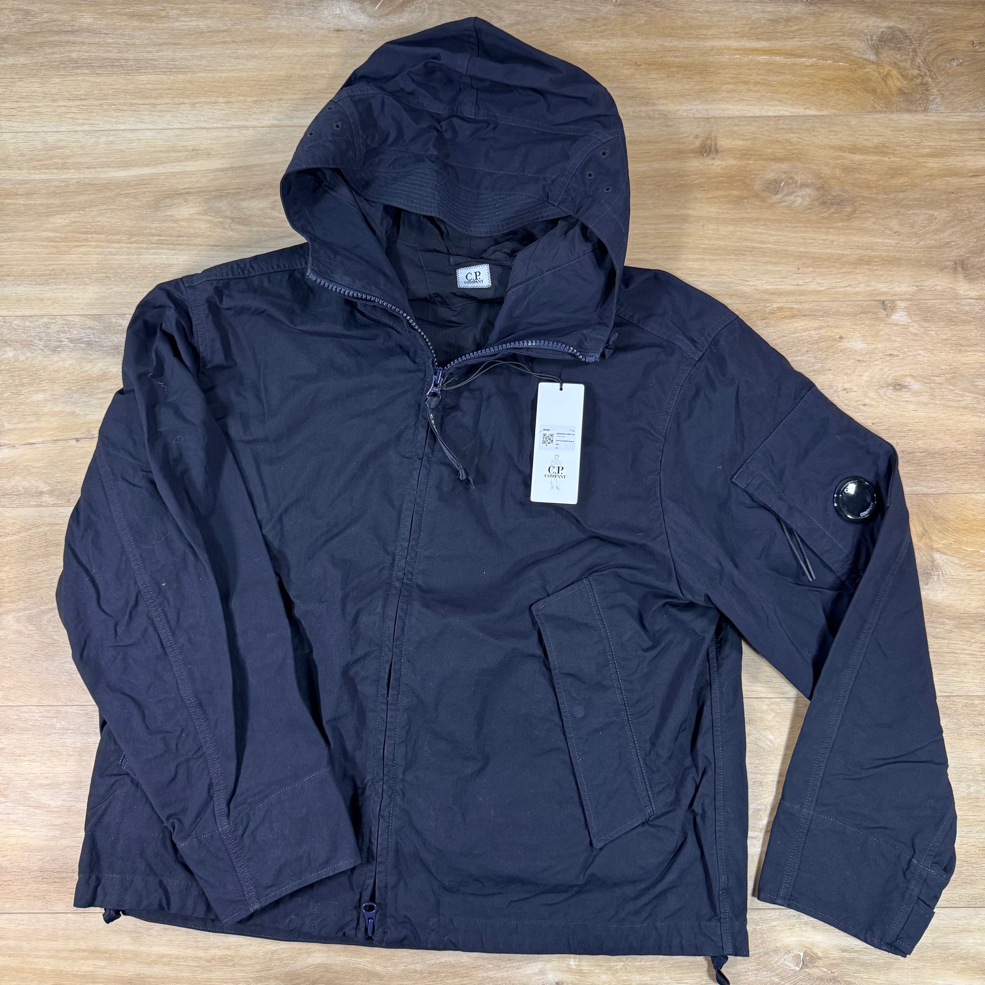 C.P. Company Twill Hooded Lens Jacket in Navy – Label Menswear