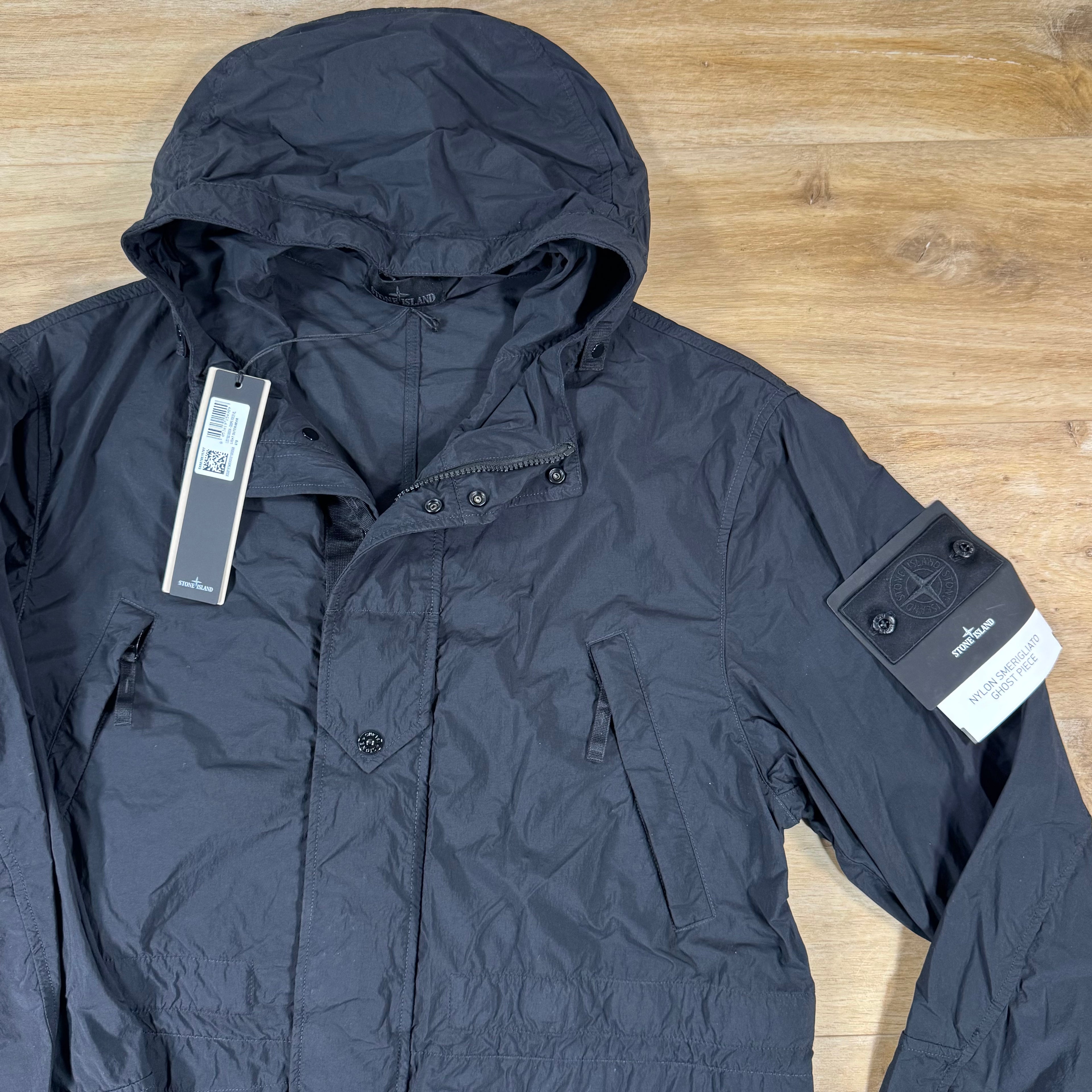 Stone Island Ghost Nylon Smerigliato Short Parka in Black