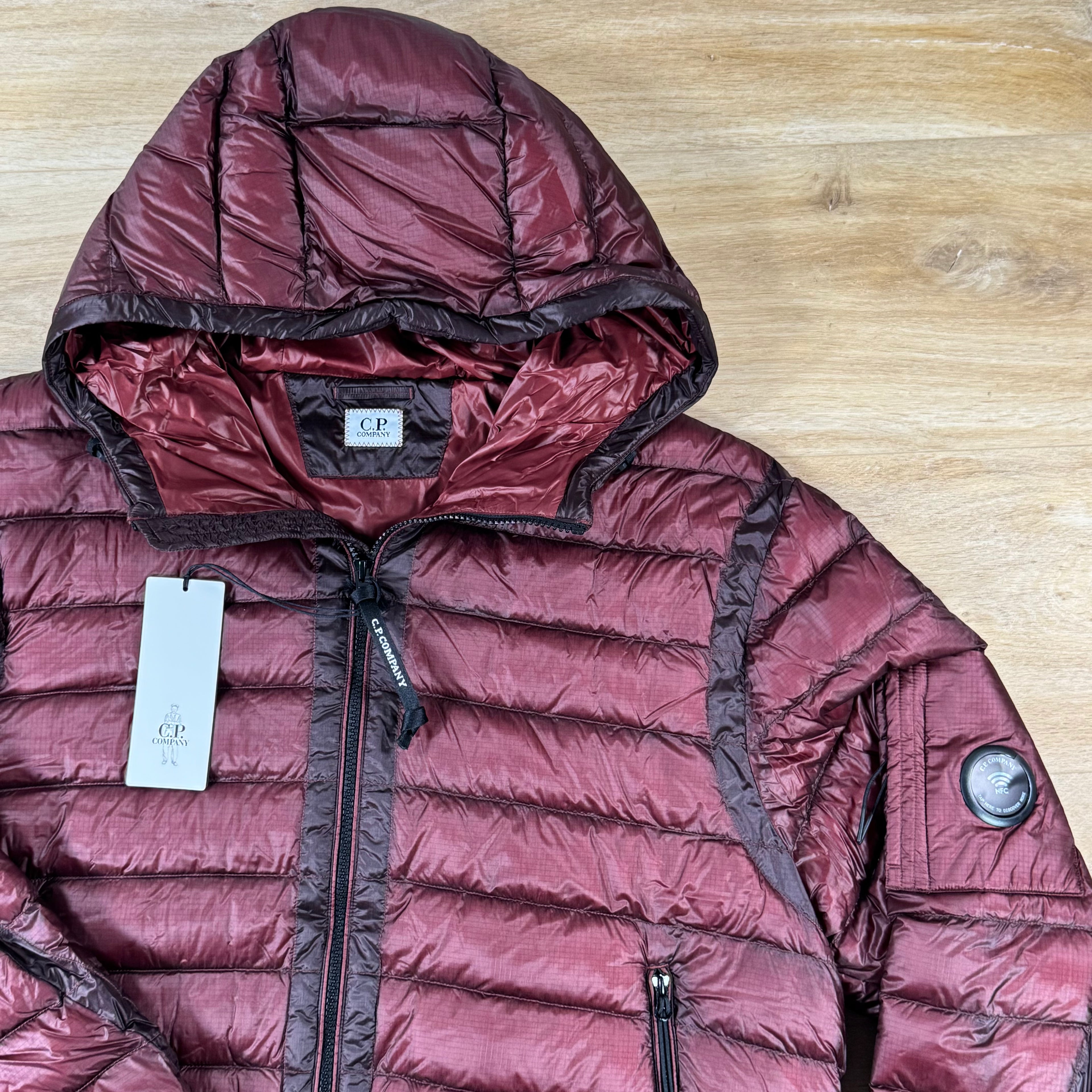 C.P. Company D.D. Shell Hooded Lens Down Jacket in Andorra - Red