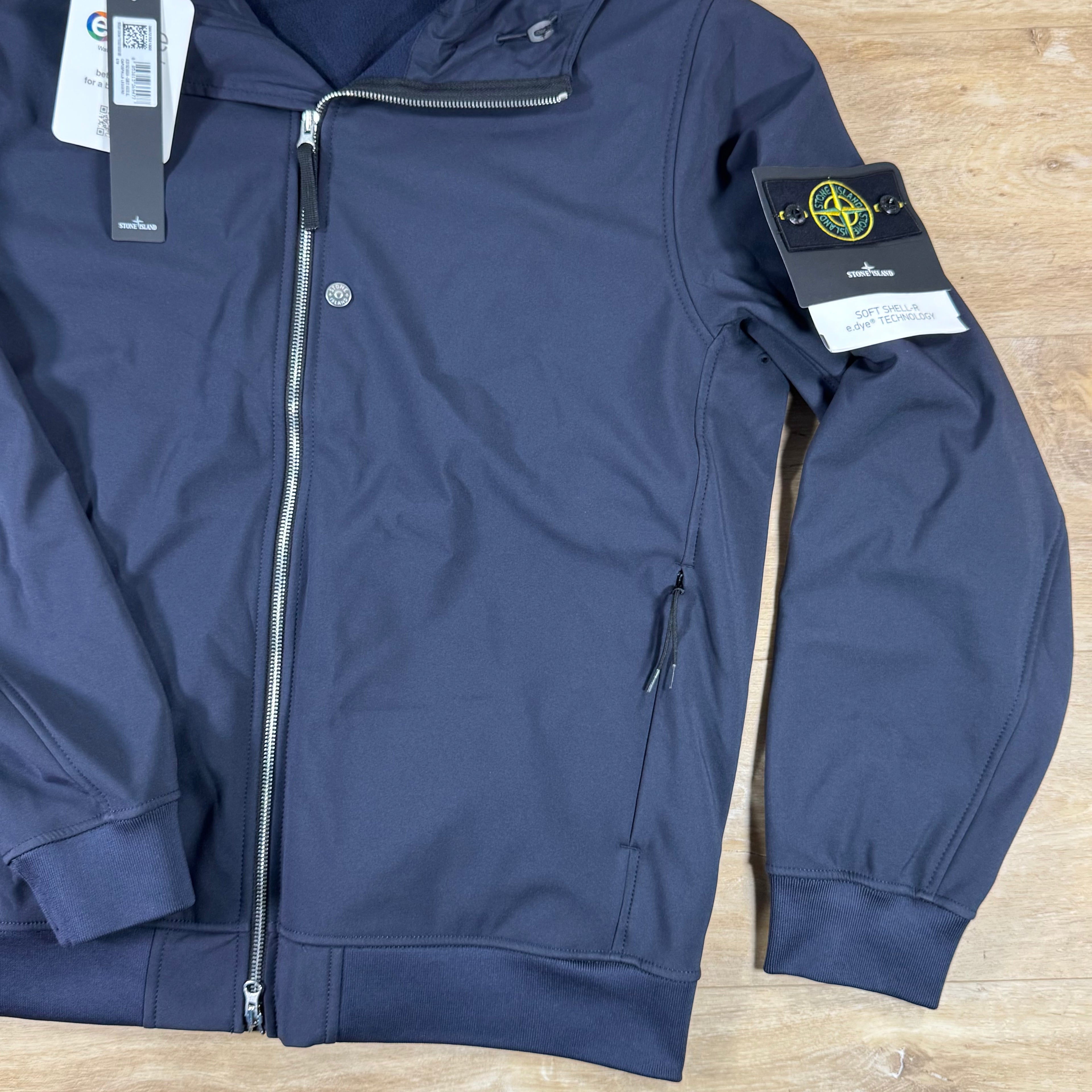 Stone Island Soft Shell-R Jacket in Navy