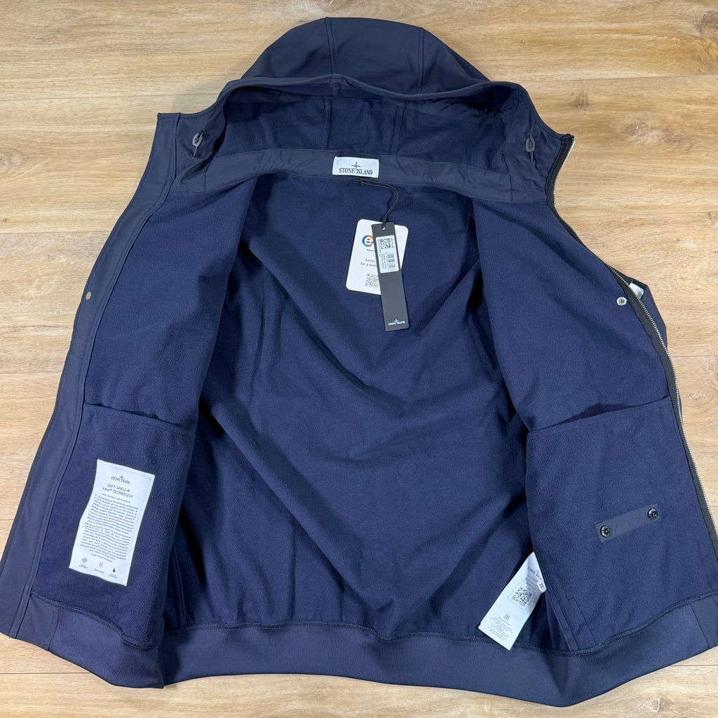 Stone Island Soft Shell-R Jacket in Navy