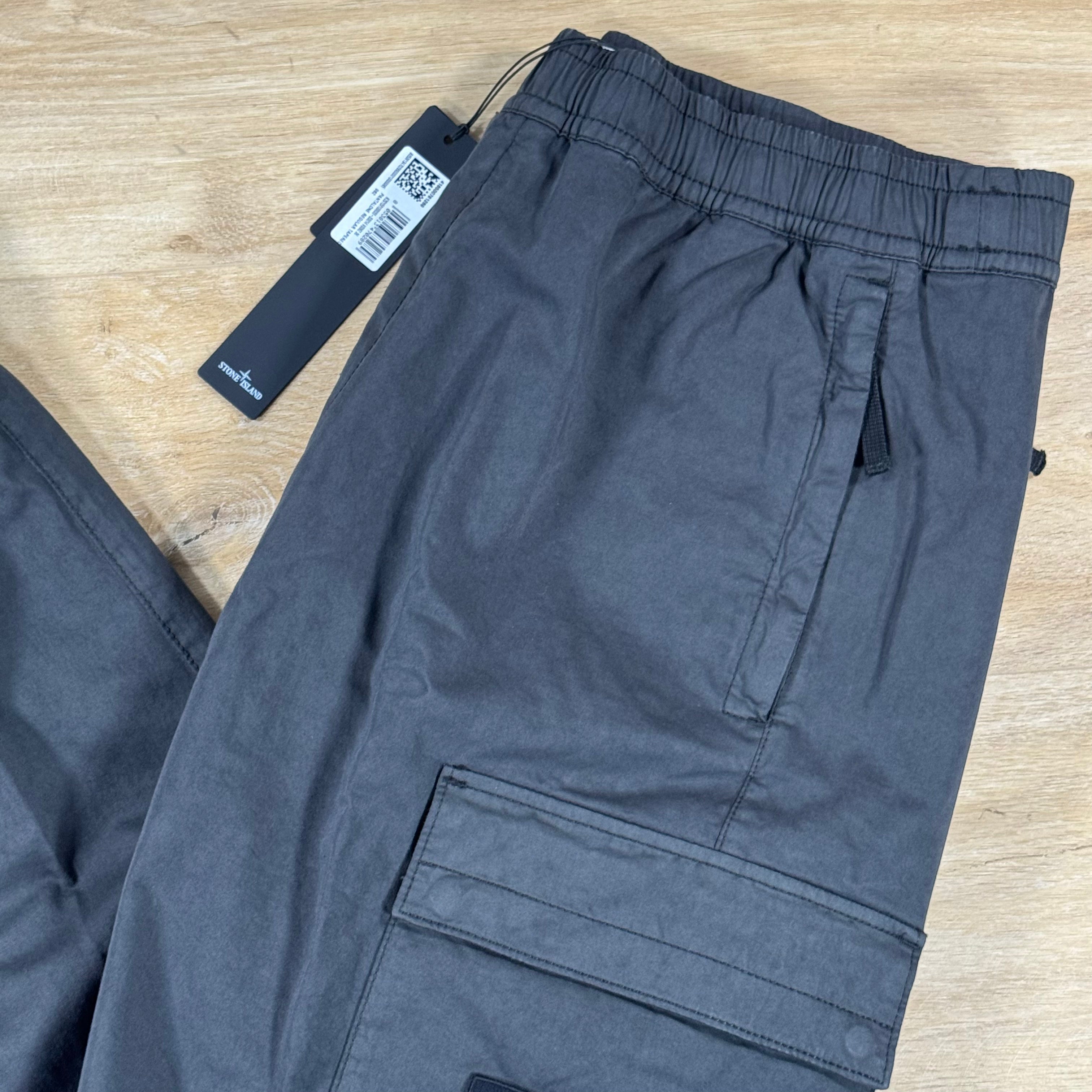 Stone Island Regular-Tapered-Fit Cargo Trousers in Lead Grey
