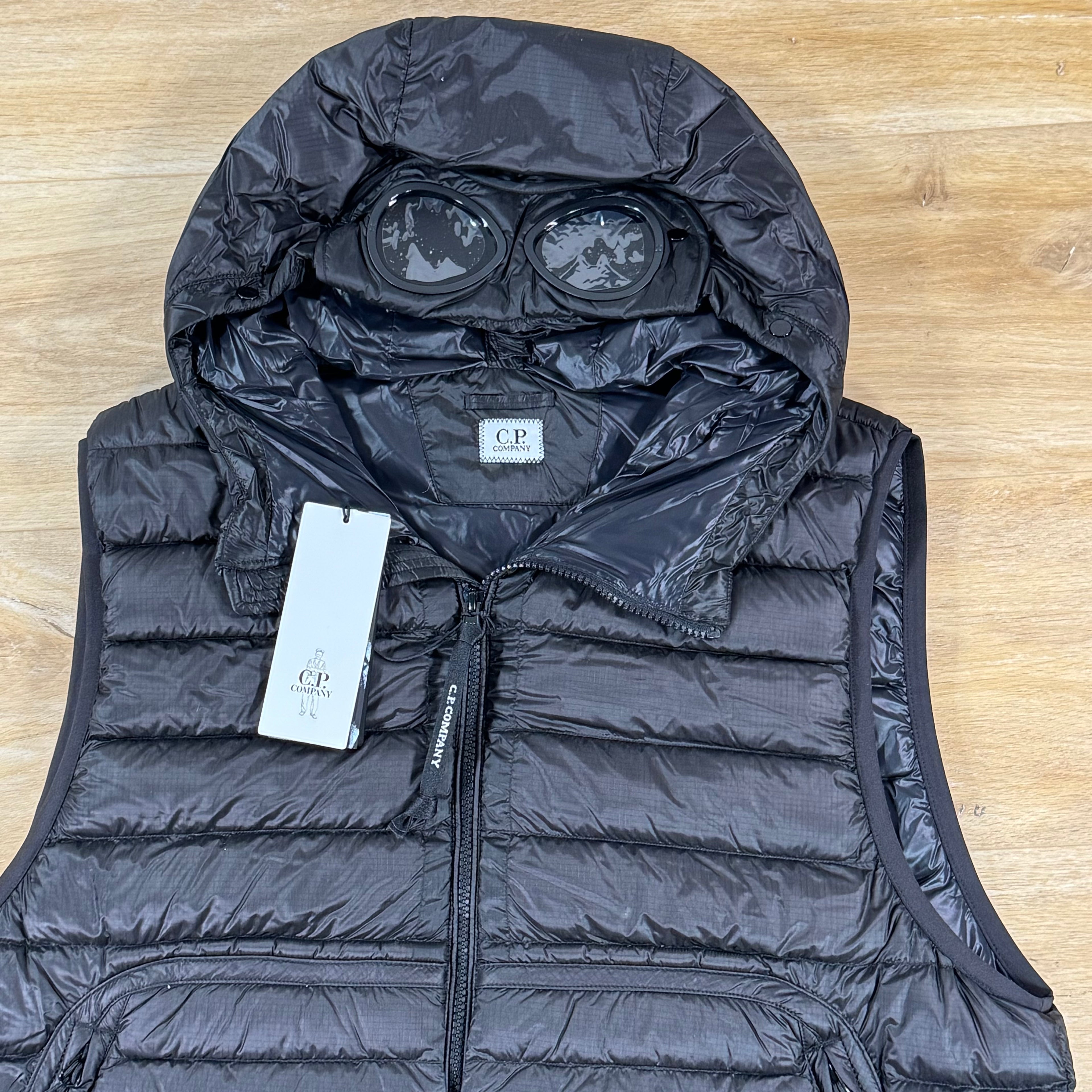 C.P. Company D.D. Shell Goggle Down Gilet in Black