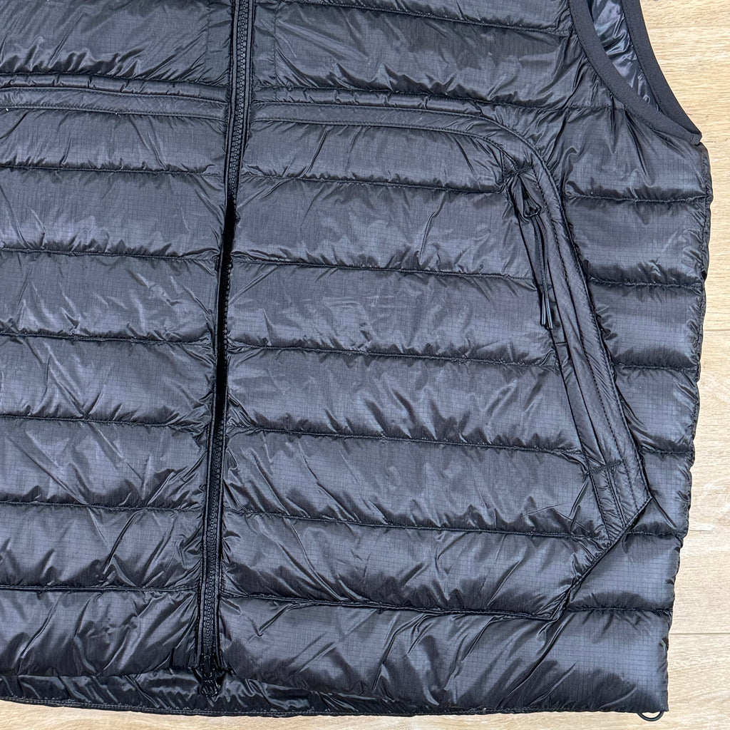C.P. Company D.D. Shell Goggle Down Gilet in Black