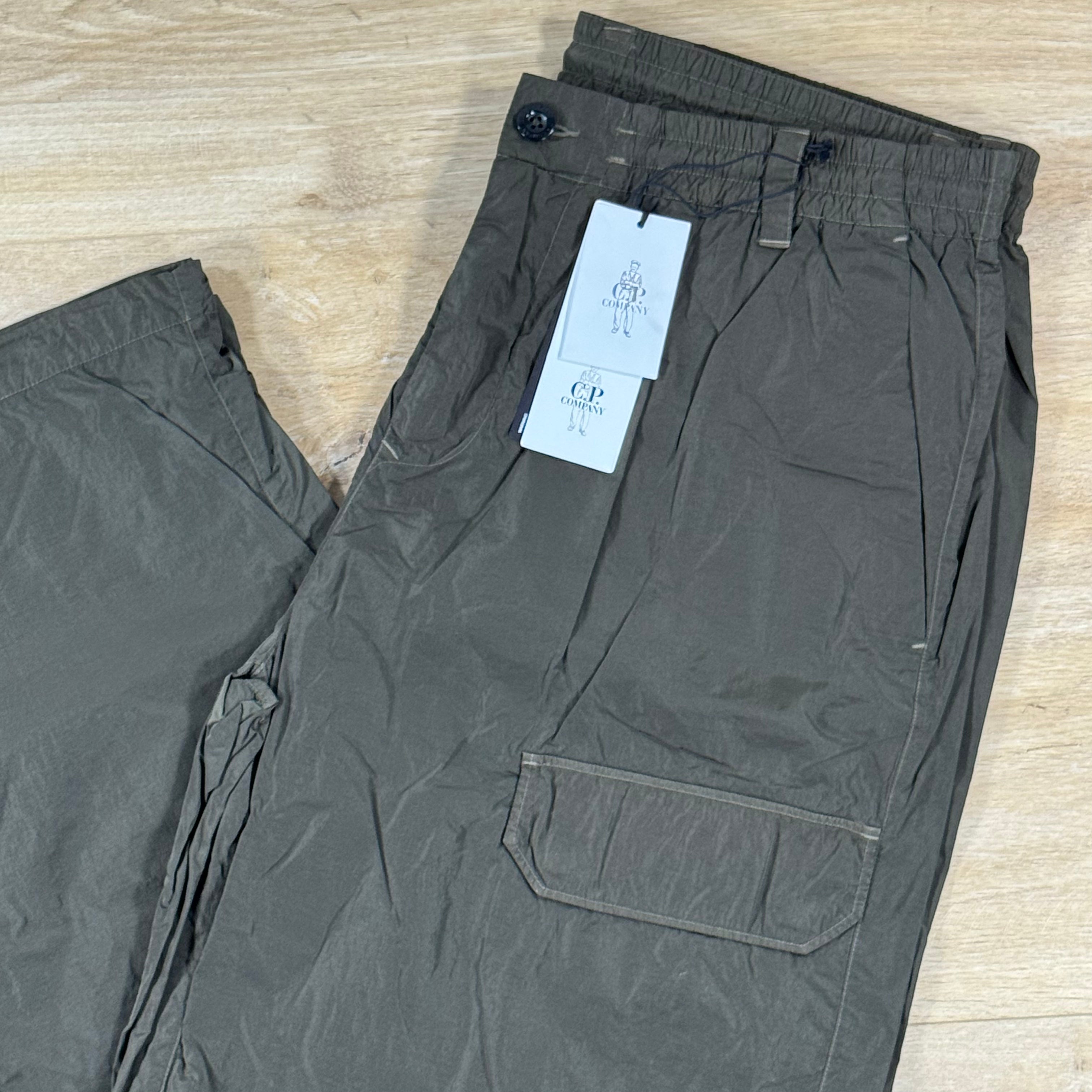 C.P. Company Chrome-R Regular Lens Cargo Pants in Ivy Green