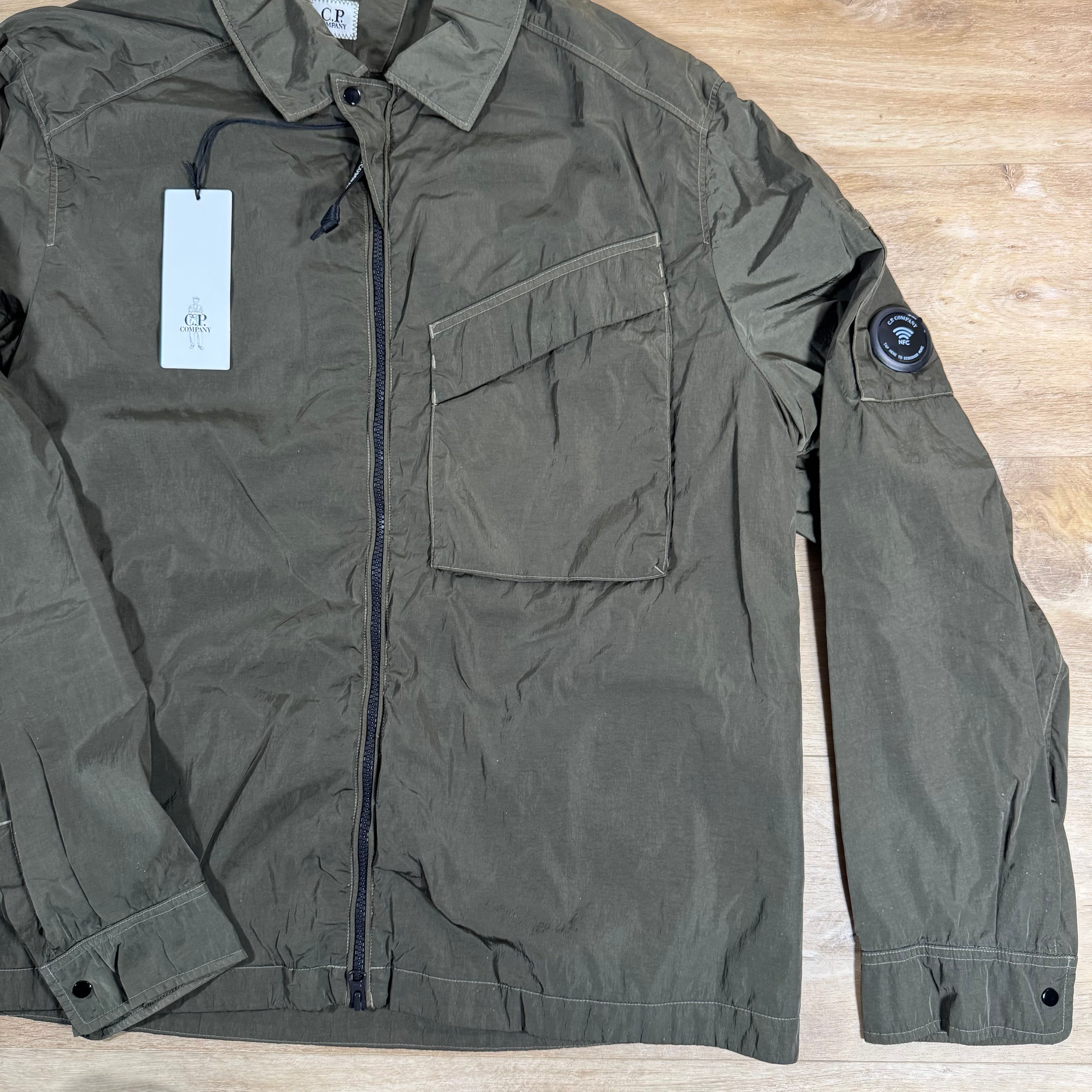 C.P. Company Chrome-R Chest Pocket Lens Overshirt in Ivy Green