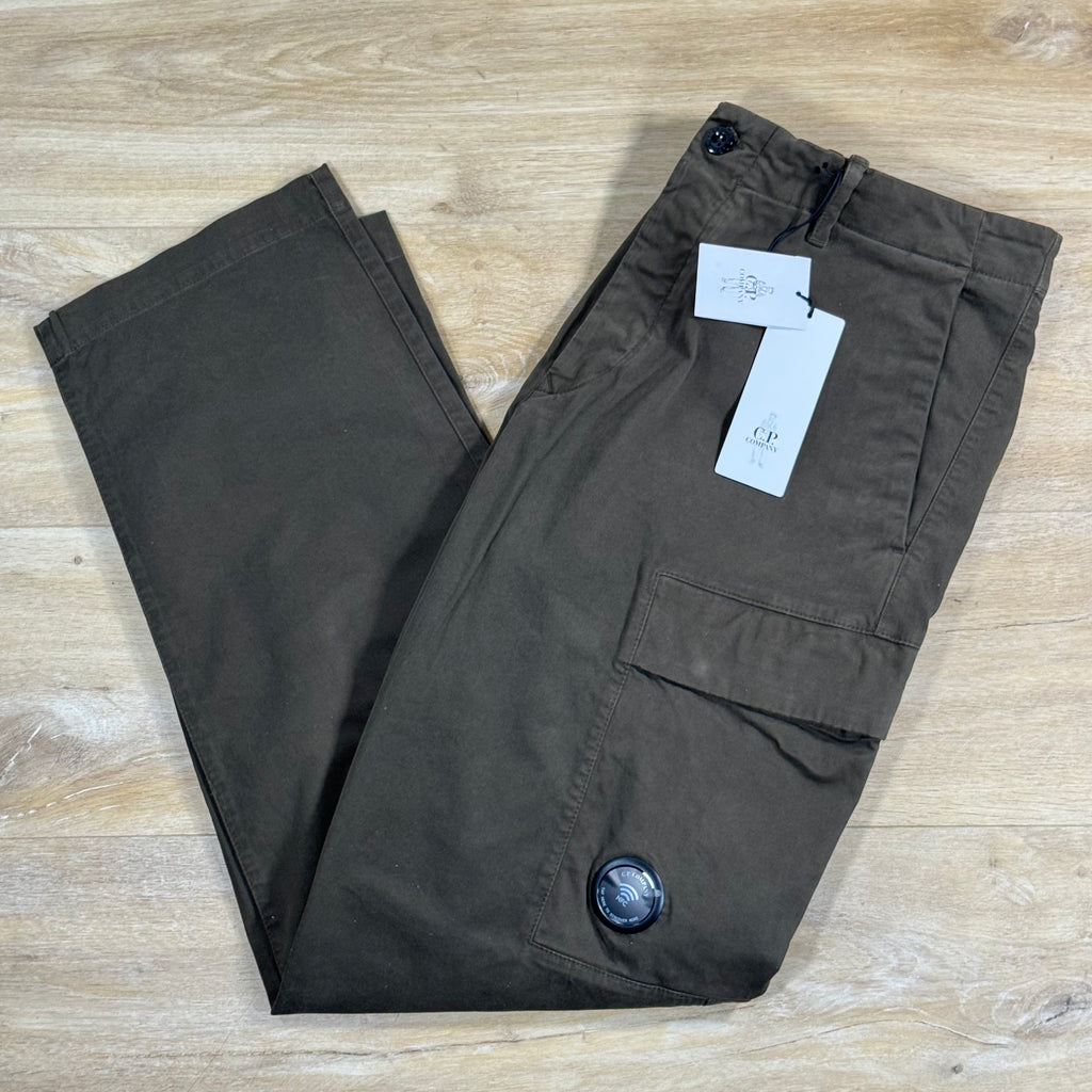 C.P. Company Stretch Sateen Lens Cargo Pants in Ivy Green