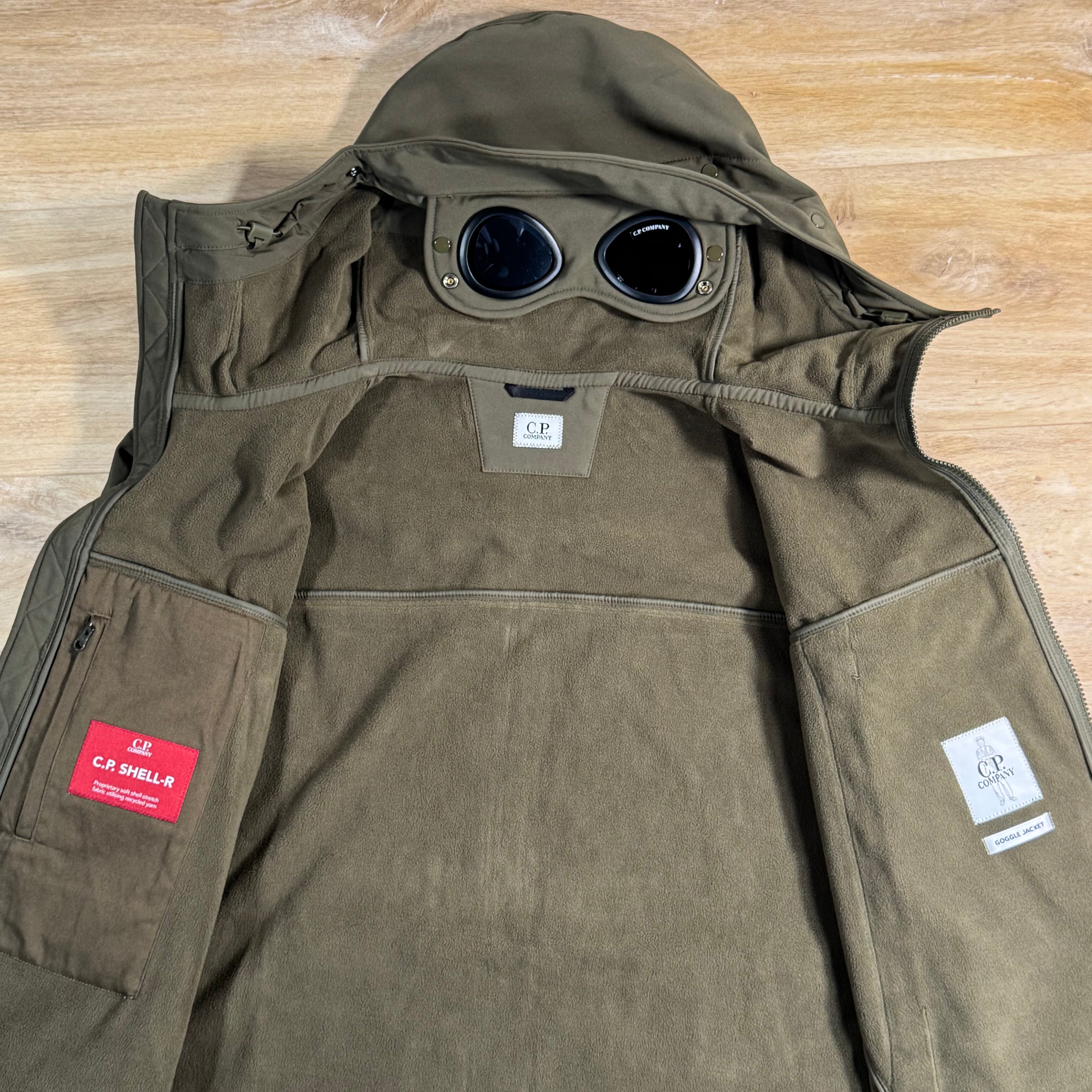 C.P. Company Shell-R Goggle Jacket in Ivy Green