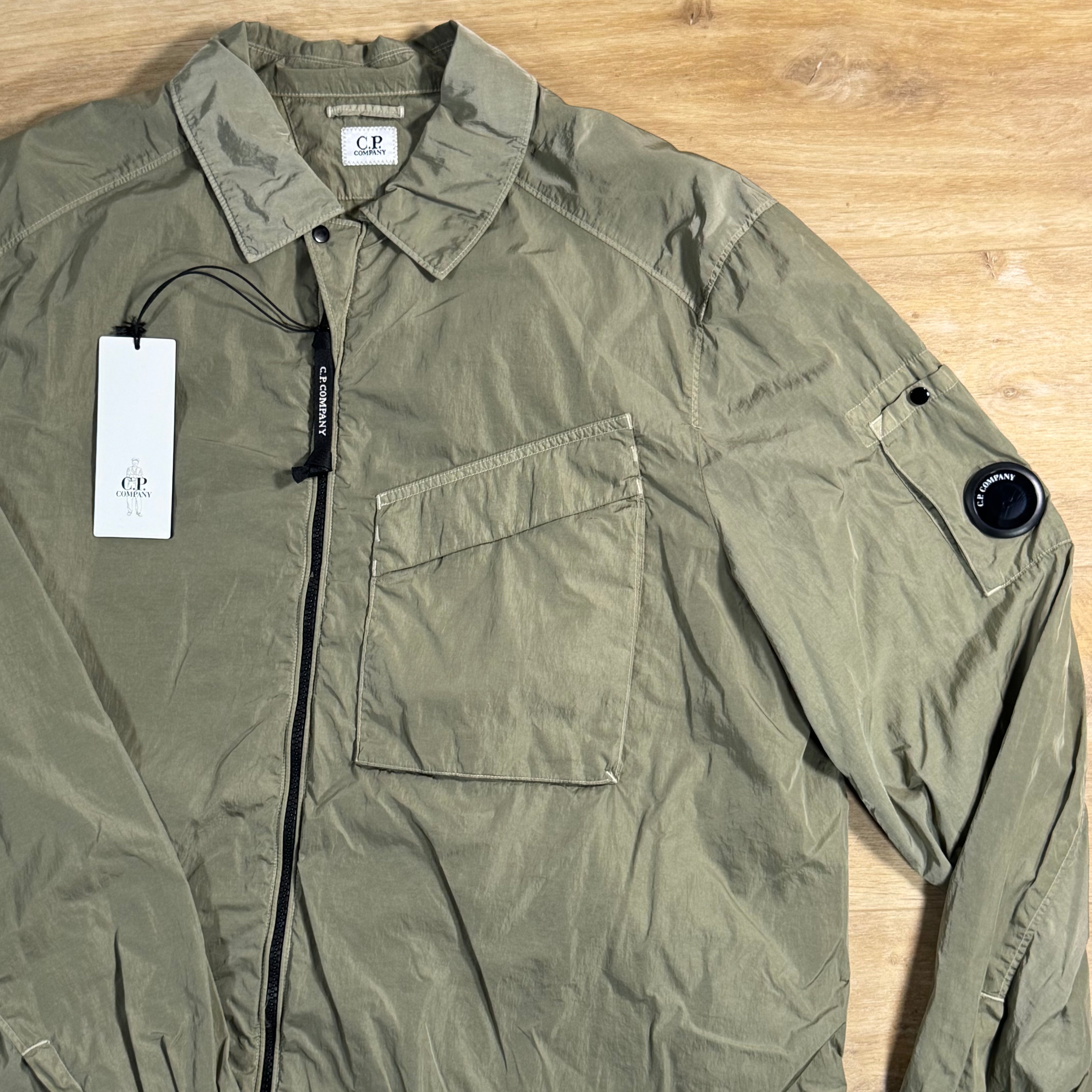 C.P. Company Chrome-R Chest Pocket Lens Overshirt in Fallen Rock - Beige