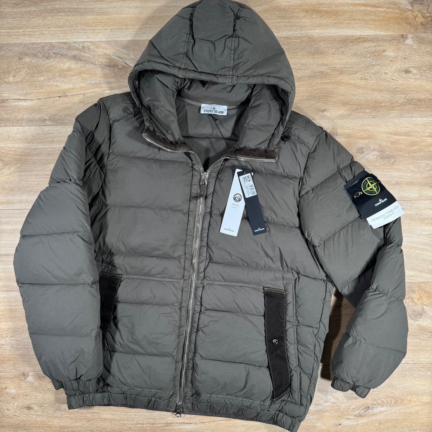 Stone Island Seamless Tunnel Nylon Down-TC Jacket in Military Green