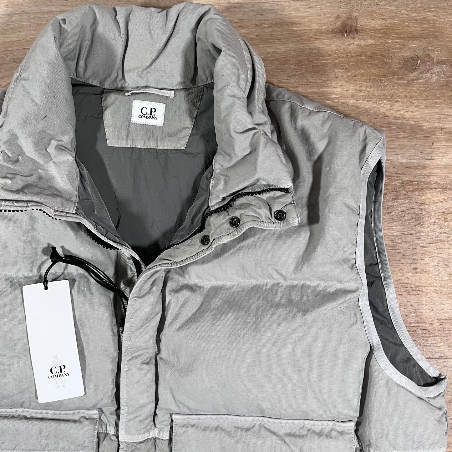 C.P. Company Eco-Chrome R Mixed Down Lens Gilet in London Fog - Grey