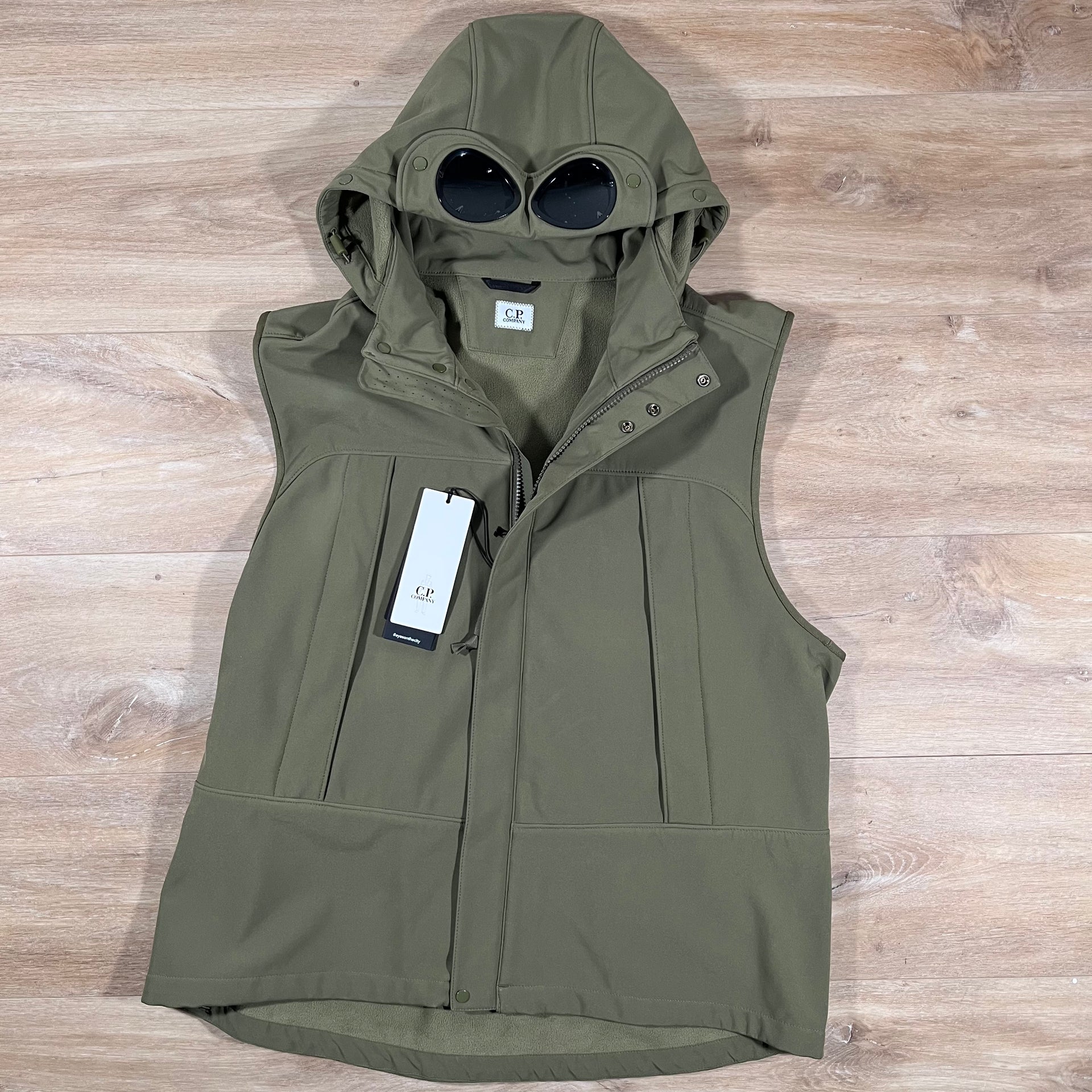C.P. COMPANY Goggle Jacket ベスト オリーブ C.P. Company Shell-R Goggle Gilet in Elmwood Green – Label Menswear