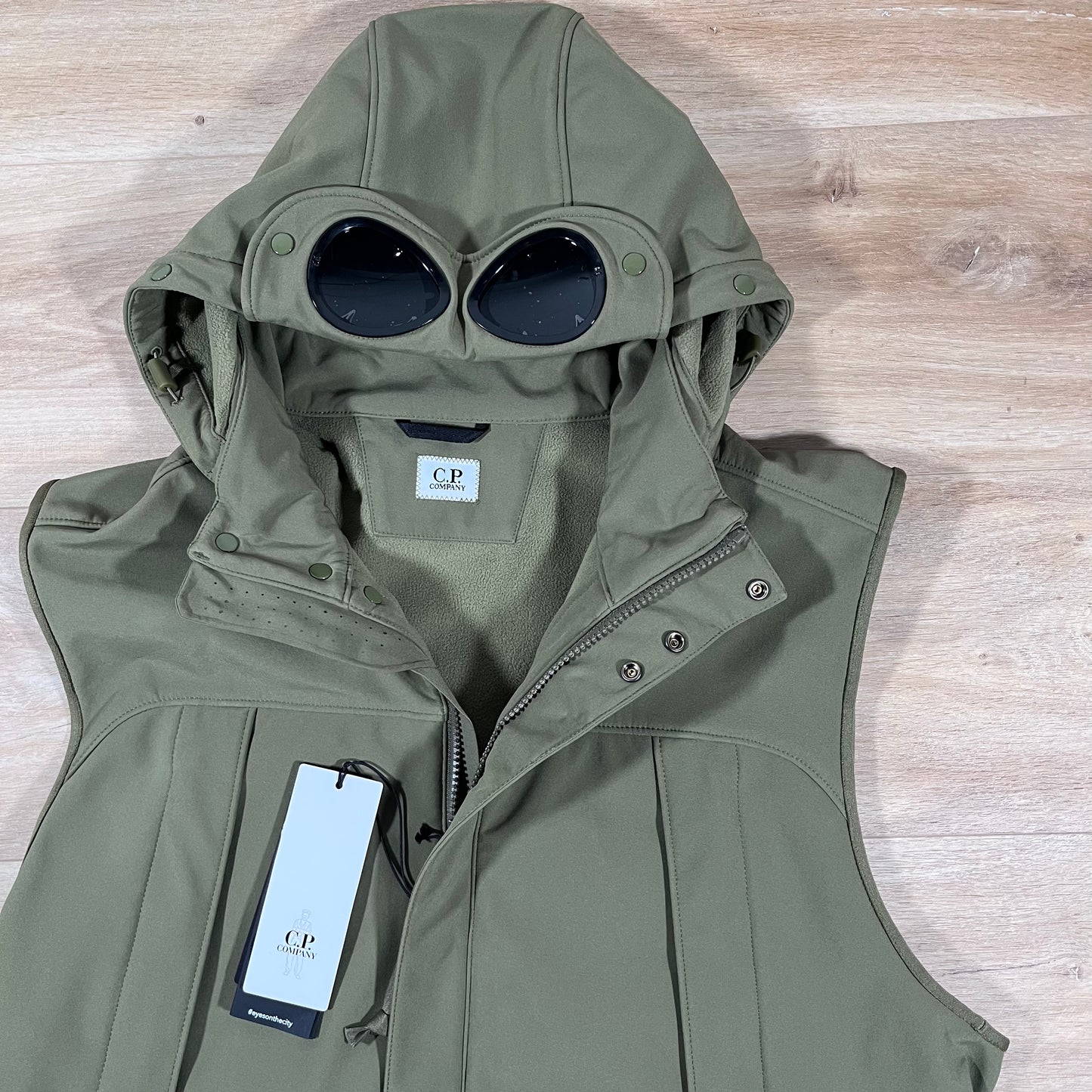C.P. Company Shell-R Goggle Gilet in Elmwood Green