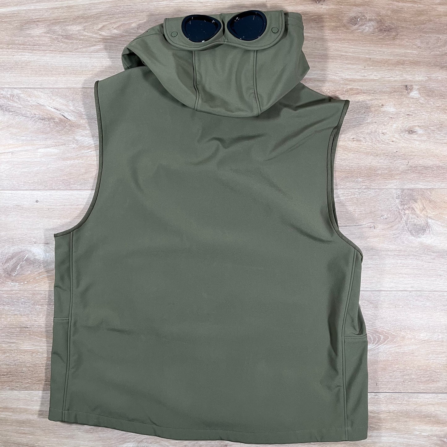 C.P. Company Shell-R Goggle Gilet in Elmwood Green – Label Menswear