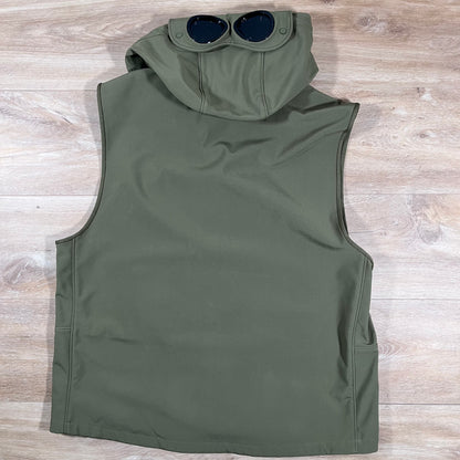 C.P. Company Shell-R Goggle Gilet in Elmwood Green
