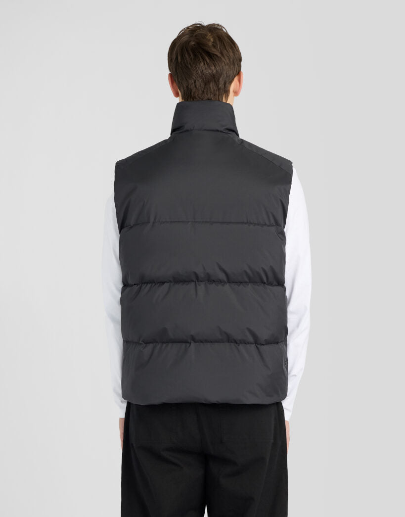 Lyle & Scott Funnel Neck Puffer Gilet in Jet Black