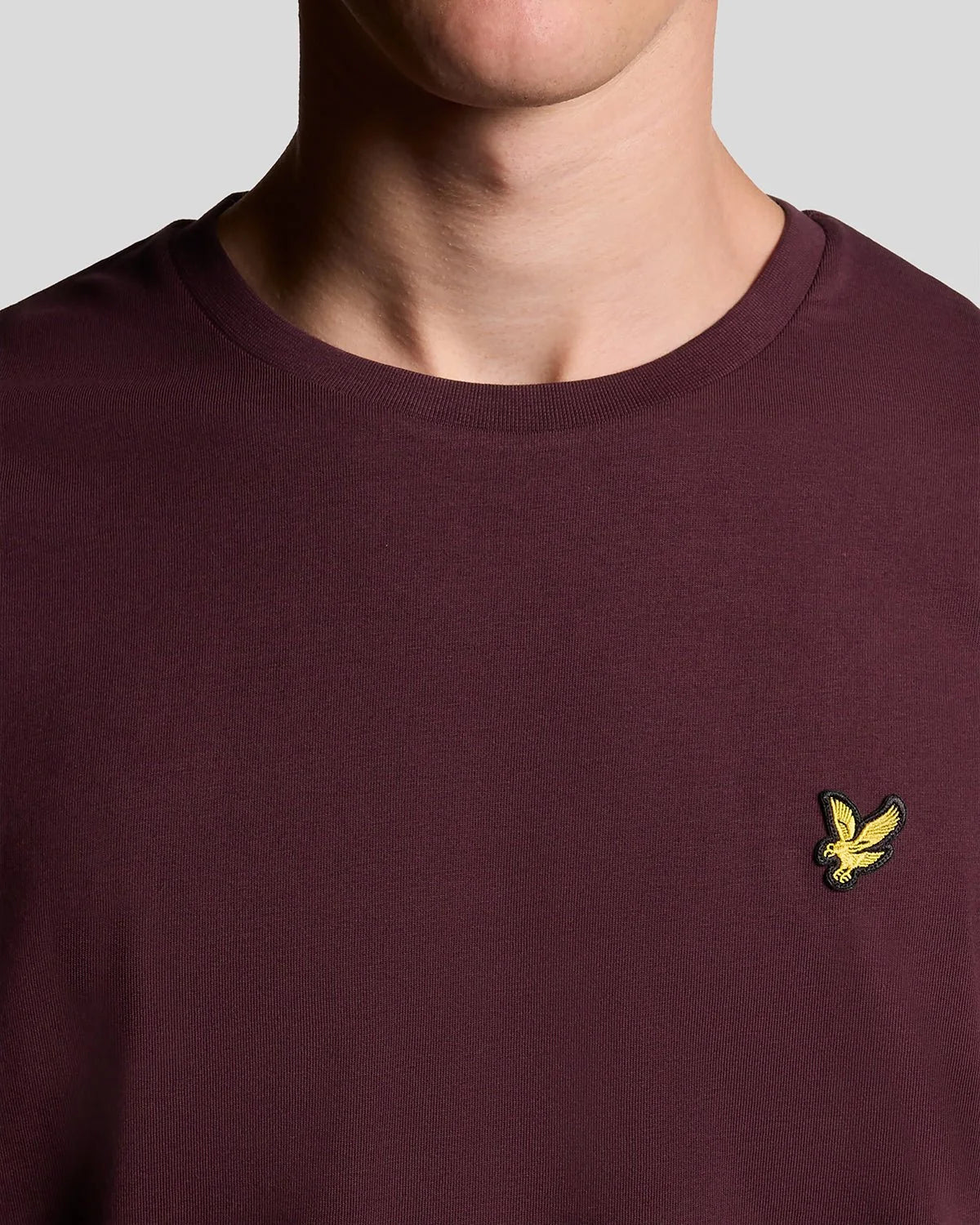 Lyle & Scott Cotton Crewneck T-Shirt in Burgundy