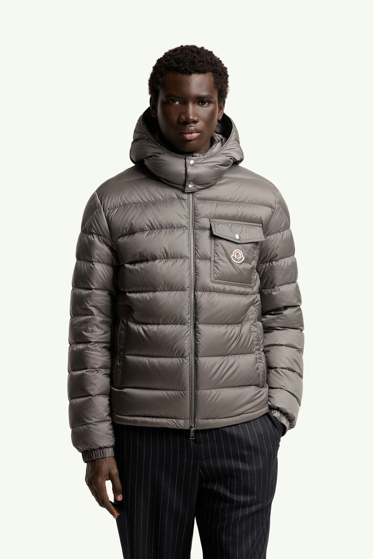 Moncler Verith Hooded Short Down Jacket in Grey