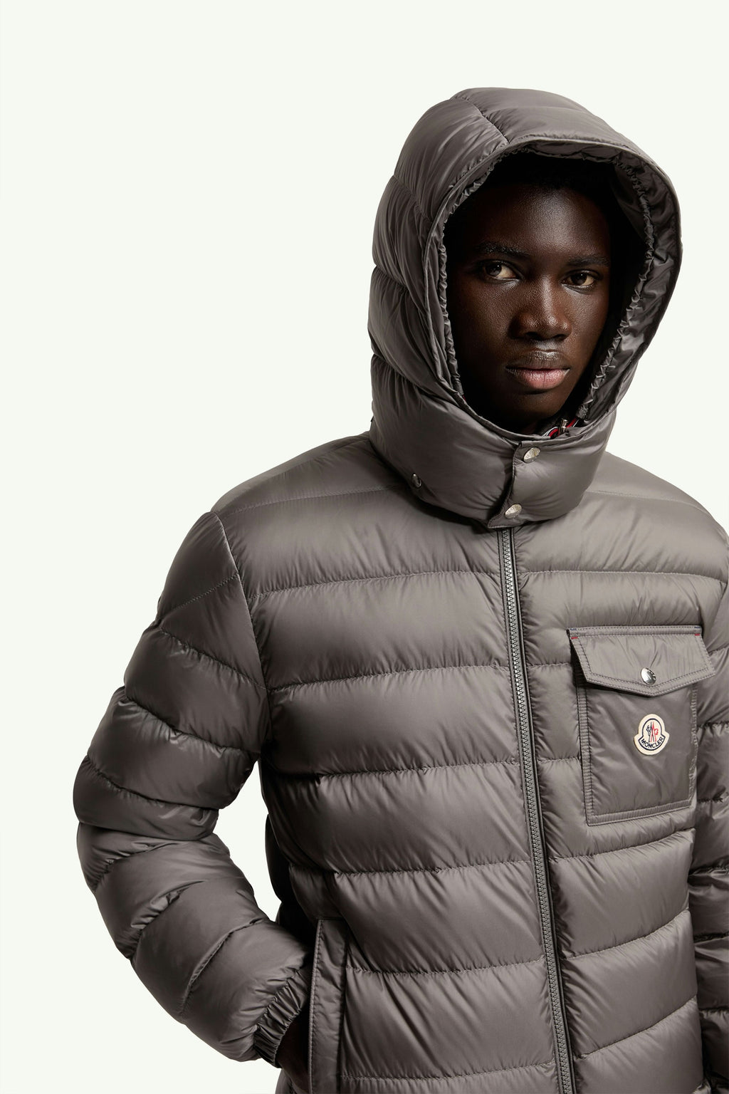 Moncler Verith Hooded Short Down Jacket in Grey