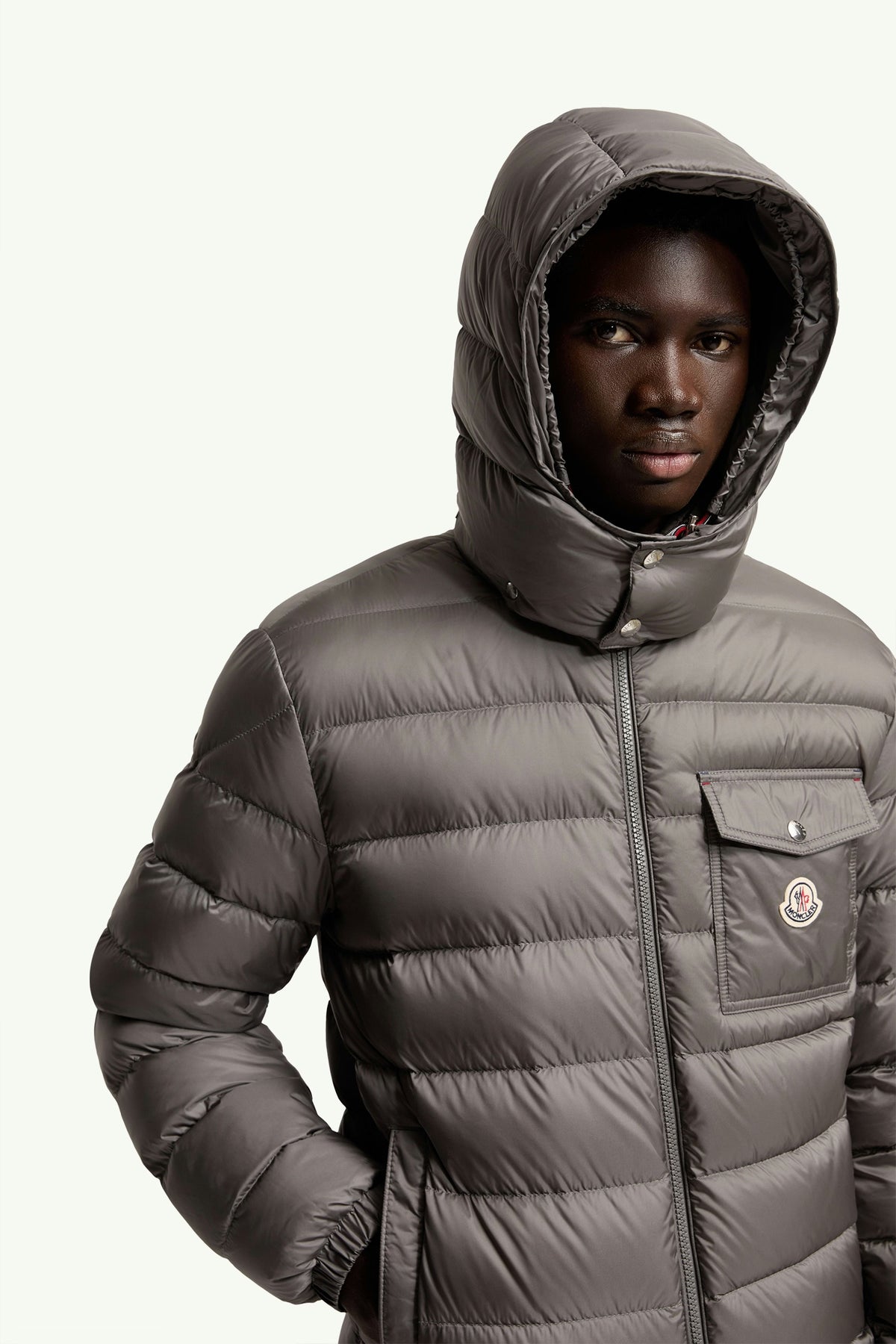 Moncler Verith Hooded Short Down Jacket in Grey